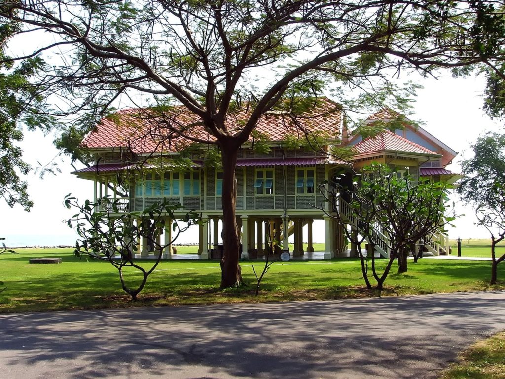 Maruekhathaiyawan Palace