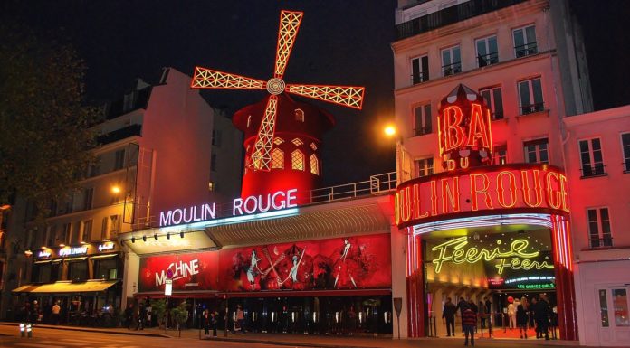 How to explore the Montmartre district in Paris sitting at home?