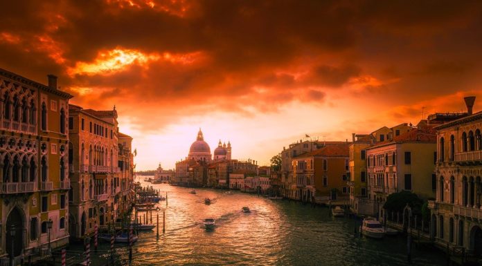 How to explore the beauty of Venice live from home?