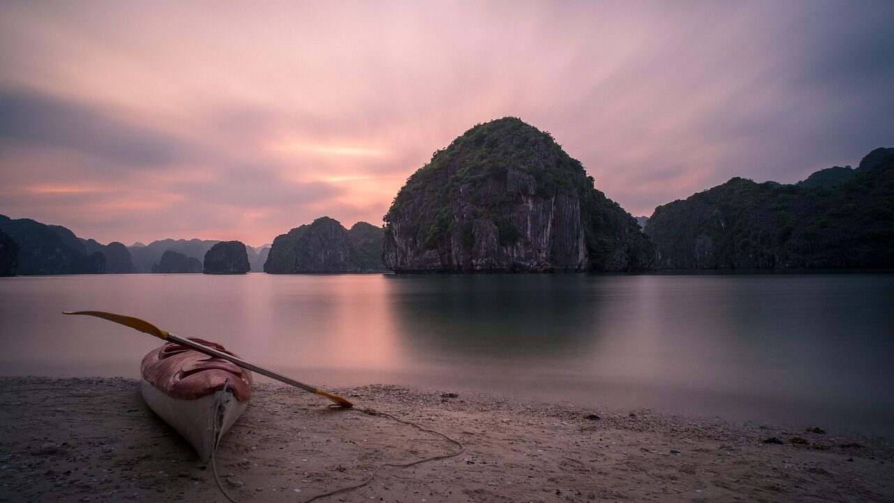 Ha Long Bay Kayaking