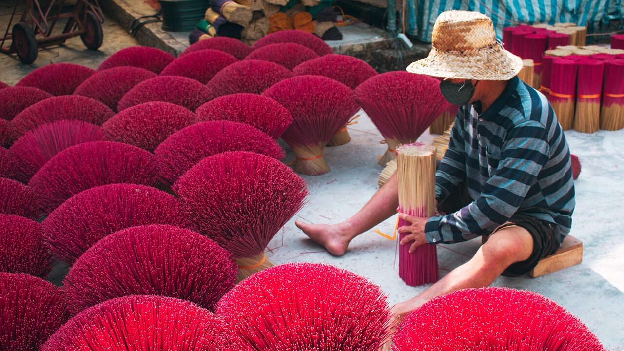 Vietnamese Hat Workshop